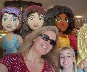 Meet your Posher, Leslie